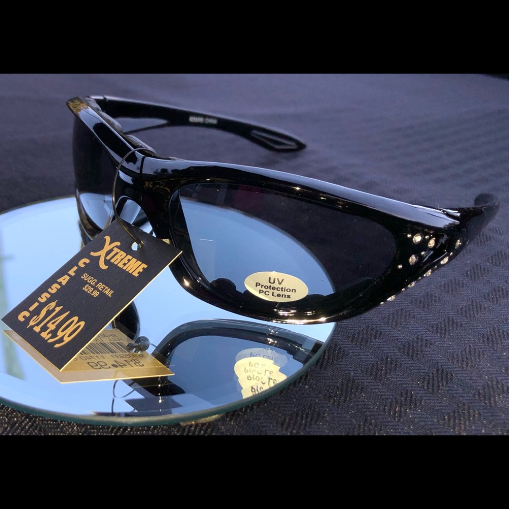 Xtreme Classic women's riding glasses NWT.